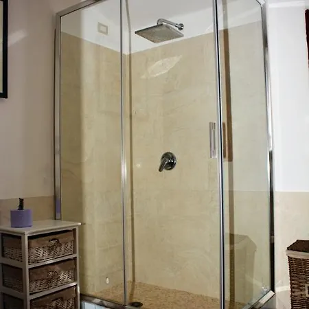 Bed & Breakfast Residenza Nialiccia 3*